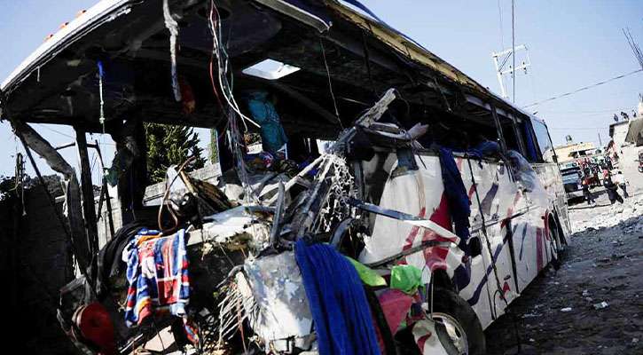 19 killed after bus, trailer collide in north Mexico